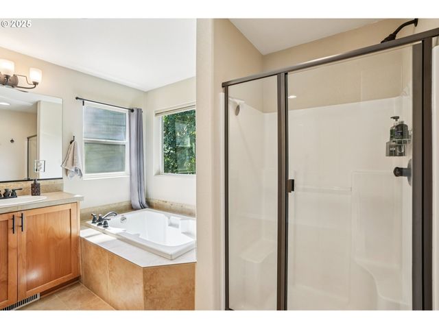 28611 GREENWAY Dr, Wilsonville, OR 97070