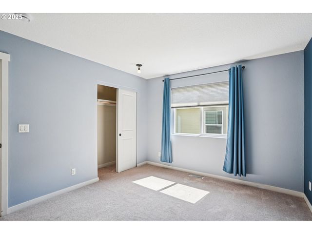 28611 GREENWAY Dr, Wilsonville, OR 97070