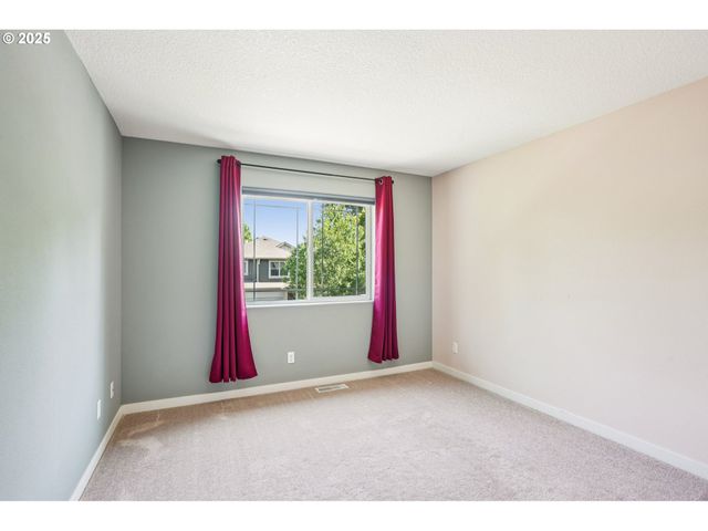 28611 GREENWAY Dr, Wilsonville, OR 97070