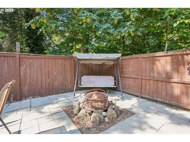 28611 GREENWAY Dr, Wilsonville, OR 97070