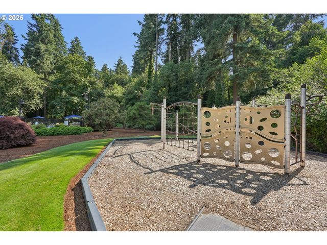 28611 GREENWAY Dr, Wilsonville, OR 97070