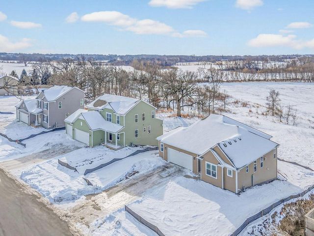 680 Stonefield LANE, Whitewater, WI 53190