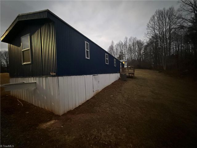 137 Cedar Point Drive, Mount Airy, NC 27030