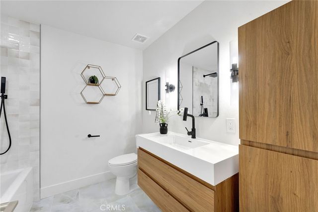 22706 Wood Lake Lane, Lake Forest, CA 92630