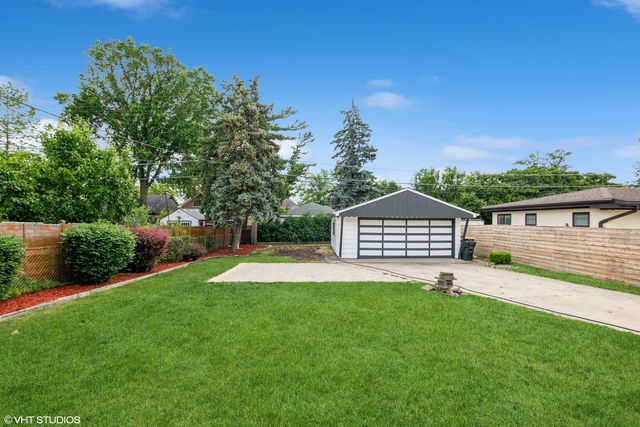 1001 Oakton Street, Park Ridge, IL 60068