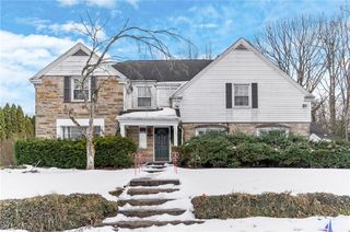 925 Colonial Drive, Youngstown, OH 44505