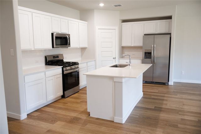 4000 Falcon Drive, Farmersville, TX 75442