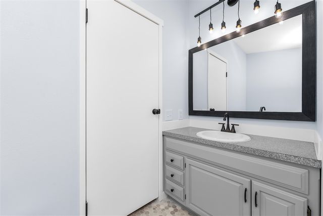 6818 E T Avenue, Vicksburg, MI 49097