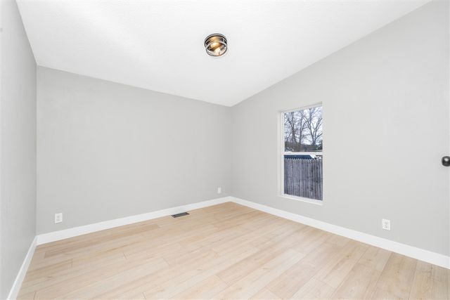 6818 E T Avenue, Vicksburg, MI 49097