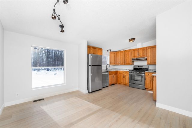 6818 E T Avenue, Vicksburg, MI 49097