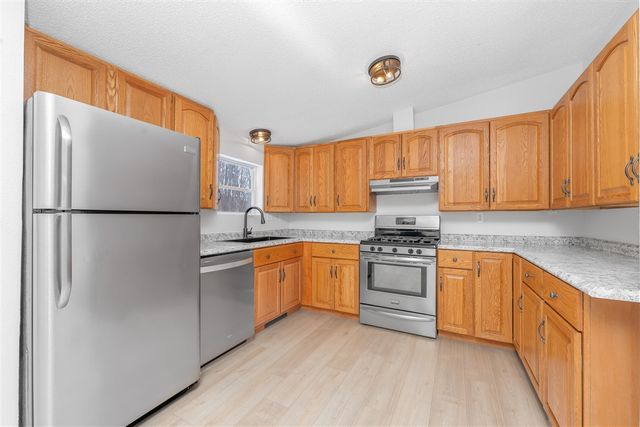 6818 E T Avenue, Vicksburg, MI 49097