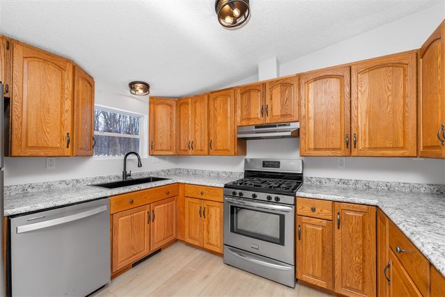 6818 E T Avenue, Vicksburg, MI 49097