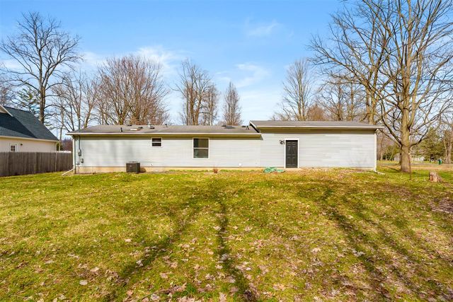 6818 E T Avenue, Vicksburg, MI 49097