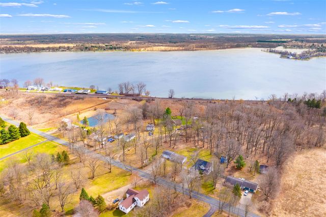 6818 E T Avenue, Vicksburg, MI 49097