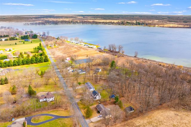 6818 E T Avenue, Vicksburg, MI 49097