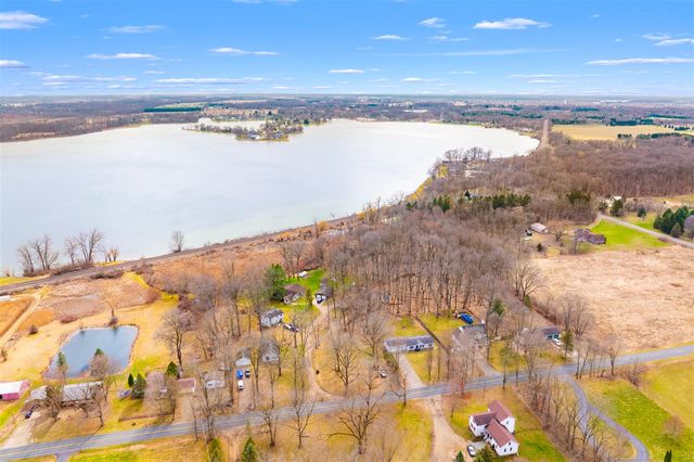 6818 E T Avenue, Vicksburg, MI 49097