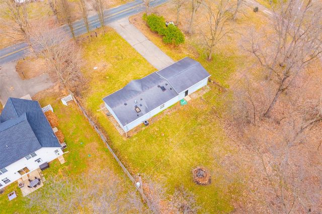 6818 E T Avenue, Vicksburg, MI 49097