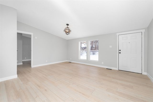 6818 E T Avenue, Vicksburg, MI 49097