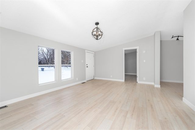 6818 E T Avenue, Vicksburg, MI 49097