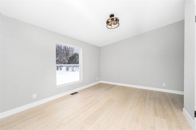 6818 E T Avenue, Vicksburg, MI 49097