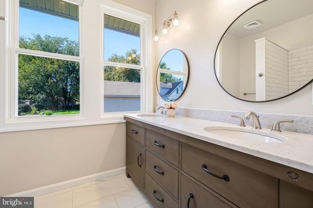 692 RIDGE, Mount Airy, MD 21771