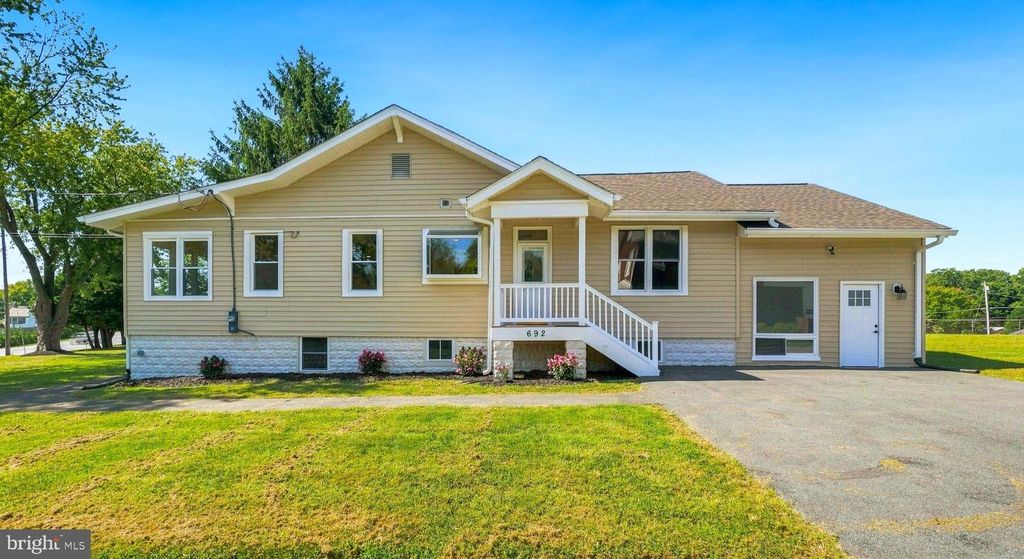 692 RIDGE, Mount Airy, MD 21771