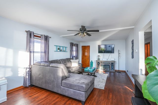 284 N Clinton Avenue, Bradley, IL 60915