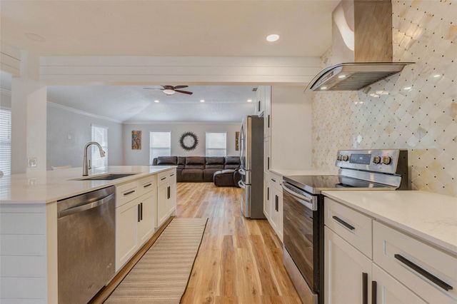 603 Springwood Drive, Conroe, TX 77385