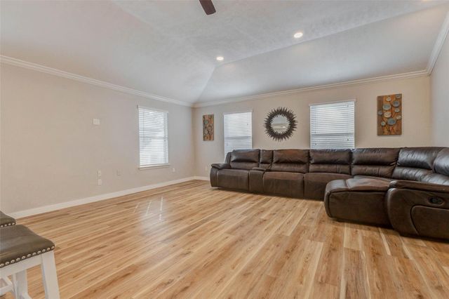 603 Springwood Drive, Conroe, TX 77385