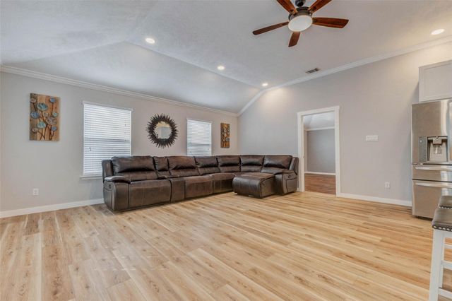 603 Springwood Drive, Conroe, TX 77385