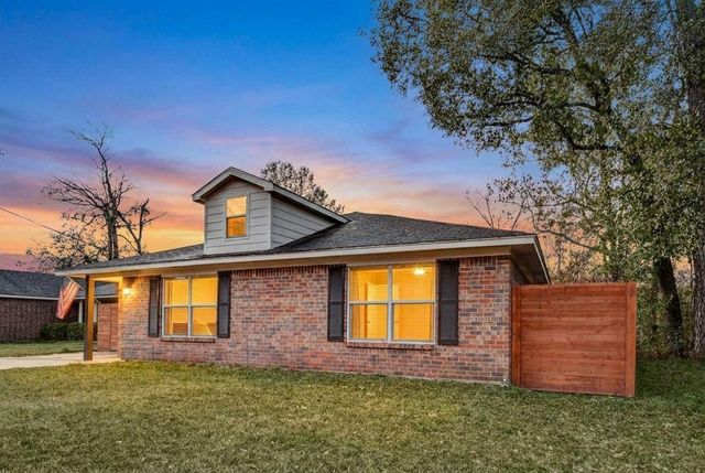 603 Springwood Drive, Conroe, TX 77385