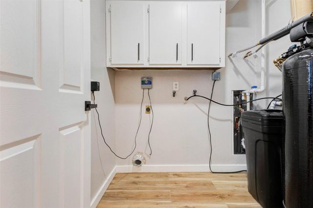 603 Springwood Drive, Conroe, TX 77385