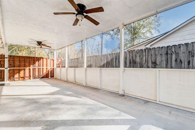 603 Springwood Drive, Conroe, TX 77385