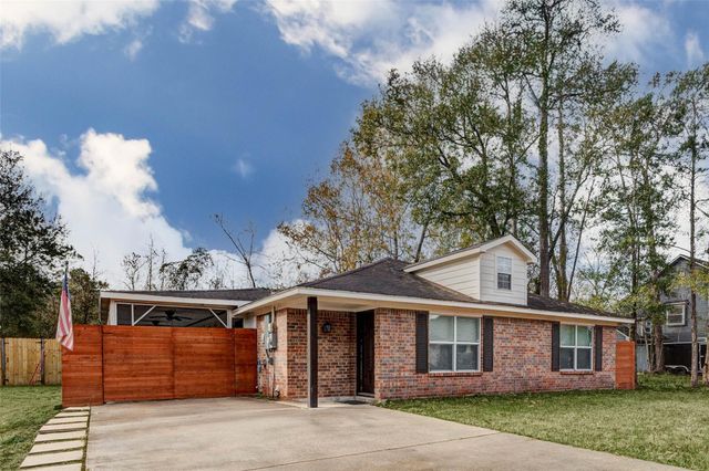 603 Springwood Drive, Conroe, TX 77385
