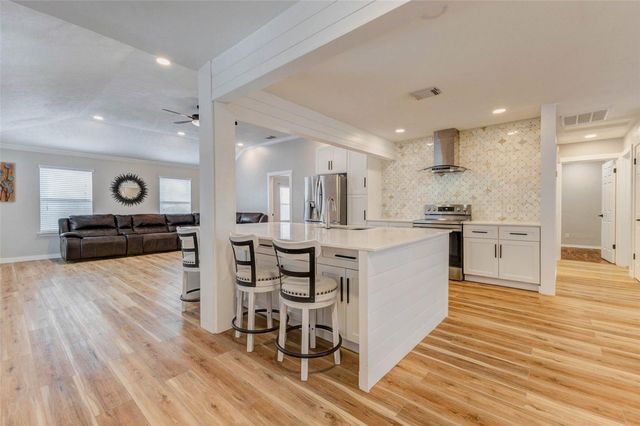 603 Springwood Drive, Conroe, TX 77385