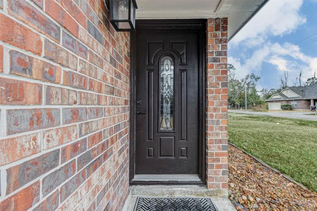 603 Springwood Drive, Conroe, TX 77385