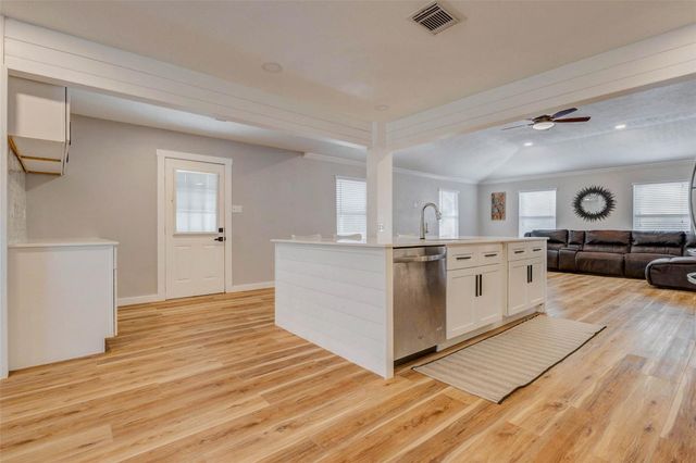 603 Springwood Drive, Conroe, TX 77385