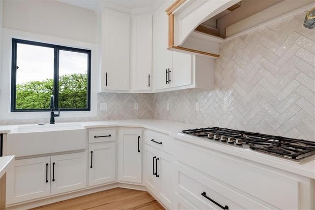 502 Blackhawke Drive, Smithville, MO 64089