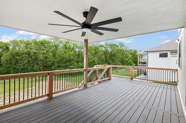 502 Blackhawke Drive, Smithville, MO 64089