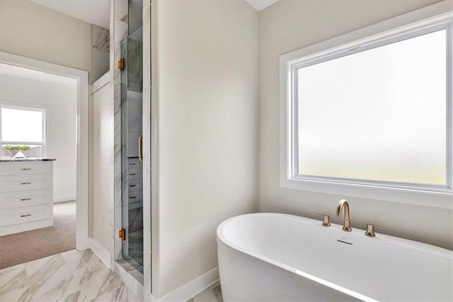 502 Blackhawke Drive, Smithville, MO 64089