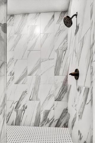 502 Blackhawke Drive, Smithville, MO 64089