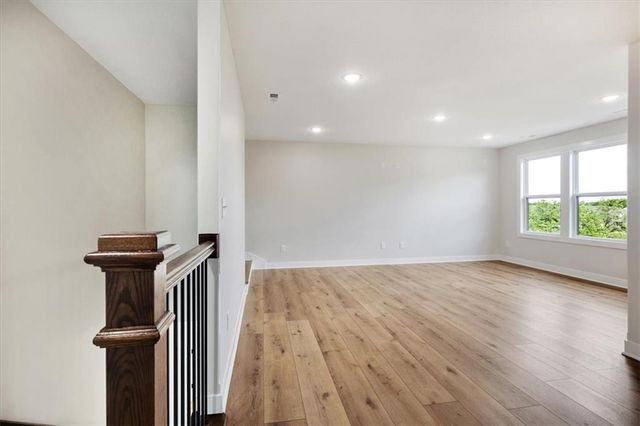 502 Blackhawke Drive, Smithville, MO 64089