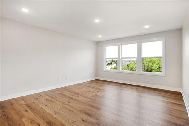 502 Blackhawke Drive, Smithville, MO 64089