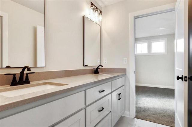 502 Blackhawke Drive, Smithville, MO 64089