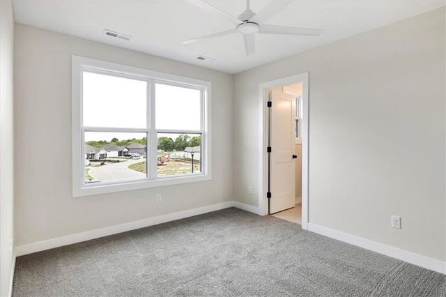 502 Blackhawke Drive, Smithville, MO 64089