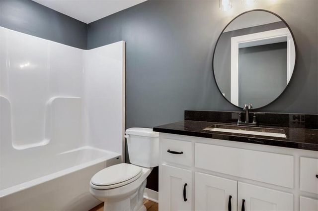 502 Blackhawke Drive, Smithville, MO 64089