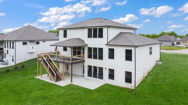 502 Blackhawke Drive, Smithville, MO 64089