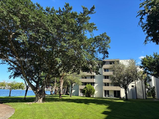 10090 NW 80th Court 1239, Hialeah Gardens, FL 33016