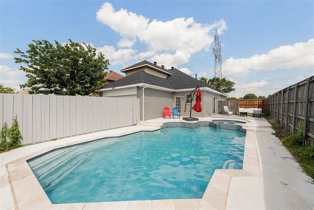 4009 Eisenhower Street, Carrollton, TX 75007