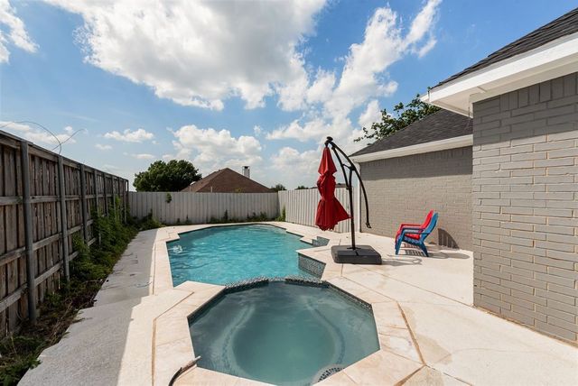 4009 Eisenhower Street, Carrollton, TX 75007